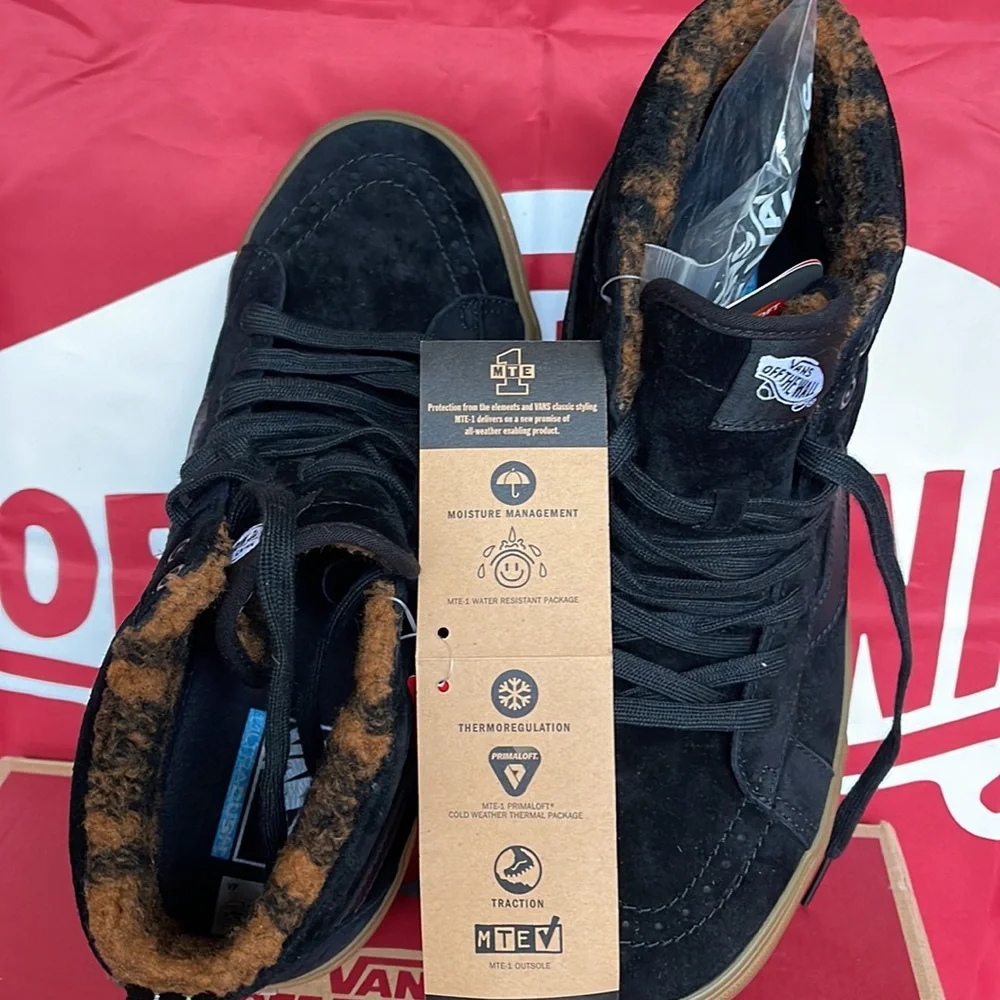 Vans Men’s Sk8-Hi Mte-1
Black/Gum
VN0A5HZYB9M
 boots - sneakers - athletic - Picture 13 of 16